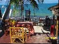 eine Strandbar mit allem was man braucht
